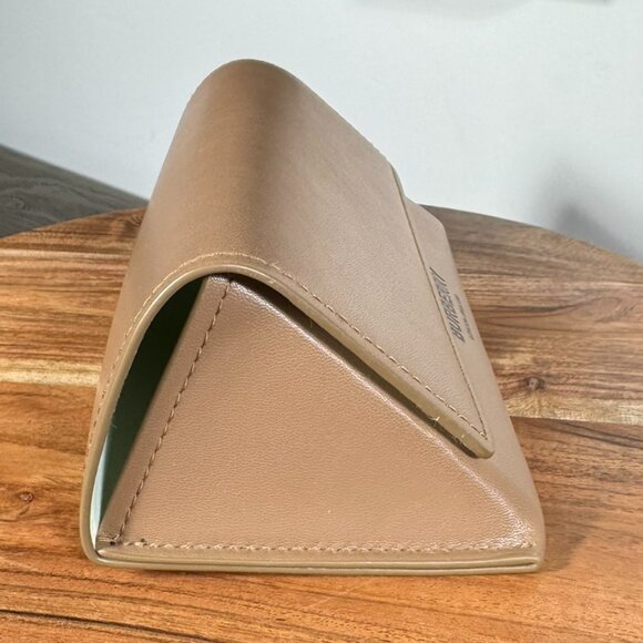 Burberry Tan Leather Sunglasses / Eyeglasses Case Only – London England - Picture 5 of 11